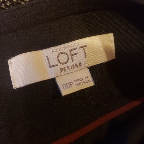 Loft skirt with pockets and offset zipper - Picture 3 of 4